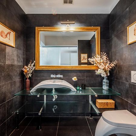 מילאנו The Boutique Houses - Iconic Suite In Galleria Duomo With Private Parking מראה חיצוני תמונה
