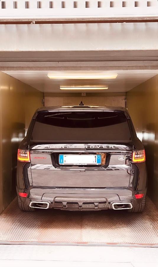 מילאנו The Boutique Houses - Iconic Suite In Galleria Duomo With Private Parking מראה חיצוני תמונה