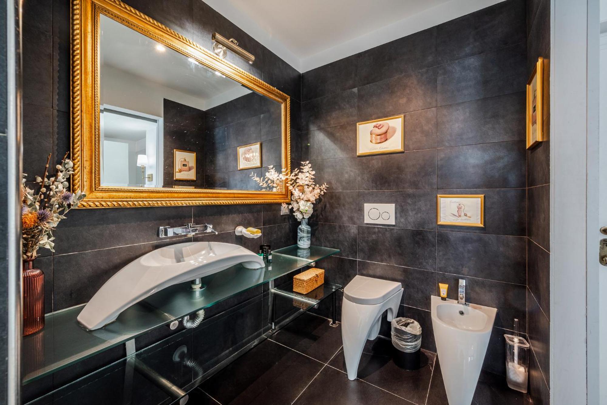 מילאנו The Boutique Houses - Iconic Suite In Galleria Duomo With Private Parking מראה חיצוני תמונה