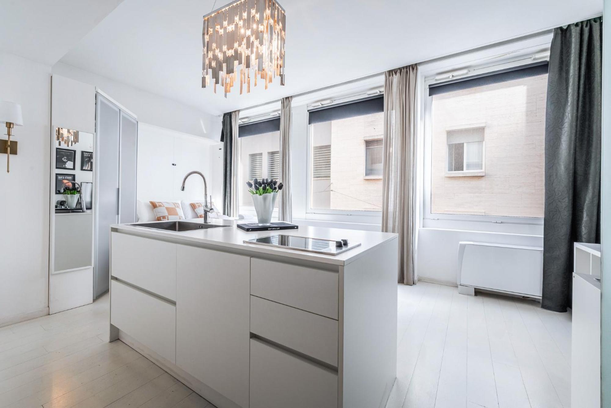 מילאנו The Boutique Houses - Iconic Suite In Galleria Duomo With Private Parking מראה חיצוני תמונה